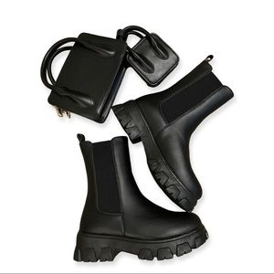 Black combat boots w/bag